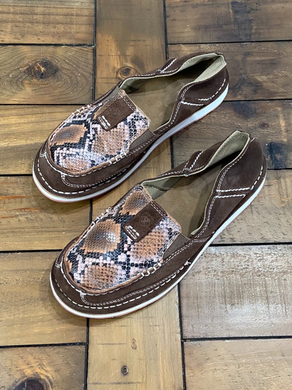 🐍 Ariat Snake Print Cruisers 6.5B